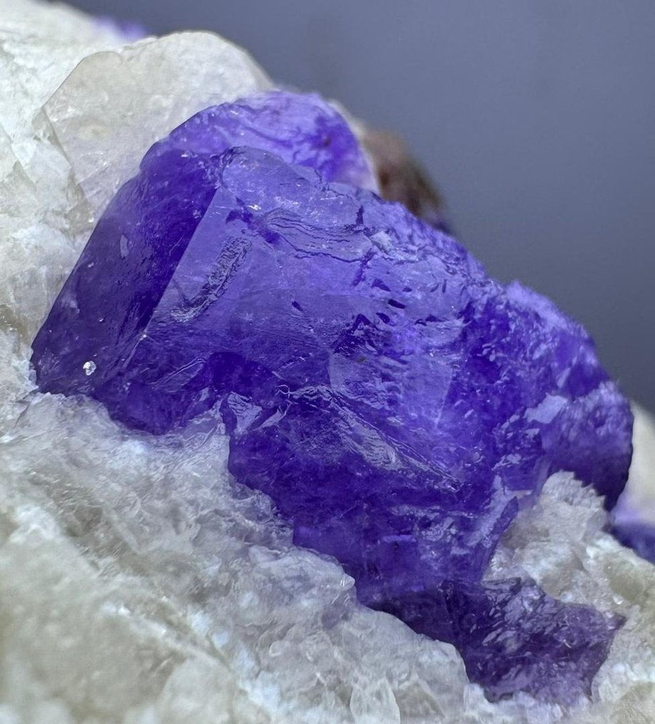 最明显的变色哈克曼石水晶 水晶矩晶体 - 高度: 57 mm - 宽度: 51 mm- 176 g - (1) #2.2