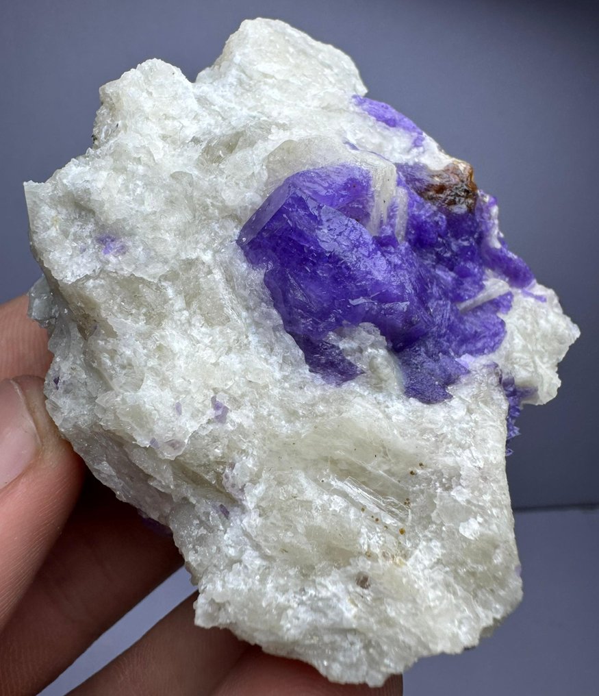 最明显的变色哈克曼石水晶 水晶矩晶体 - 高度: 57 mm - 宽度: 51 mm- 176 g - (1) #2.3