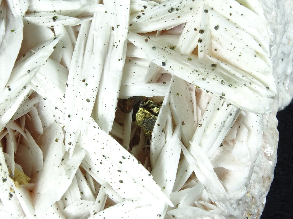 Big Baryte from Dreislar Mine Crystals on matrix - Height: 23 cm - Width: 15 cm- 4590 g #2.1