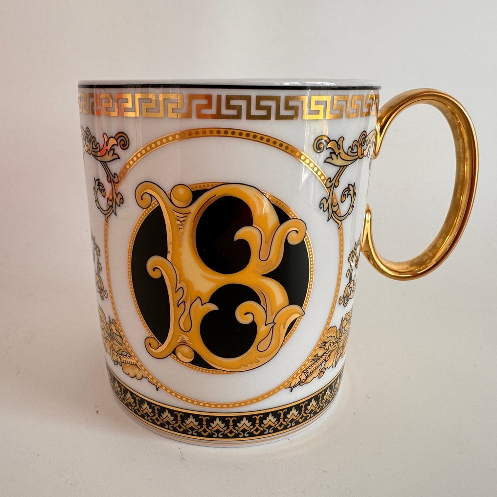 Rosenthal - Versace - Muki - Virtus Alphabet -muki kahvalla, kirjain P. - Posliini - Uusi alkuperäispakkauksessa. #1.0