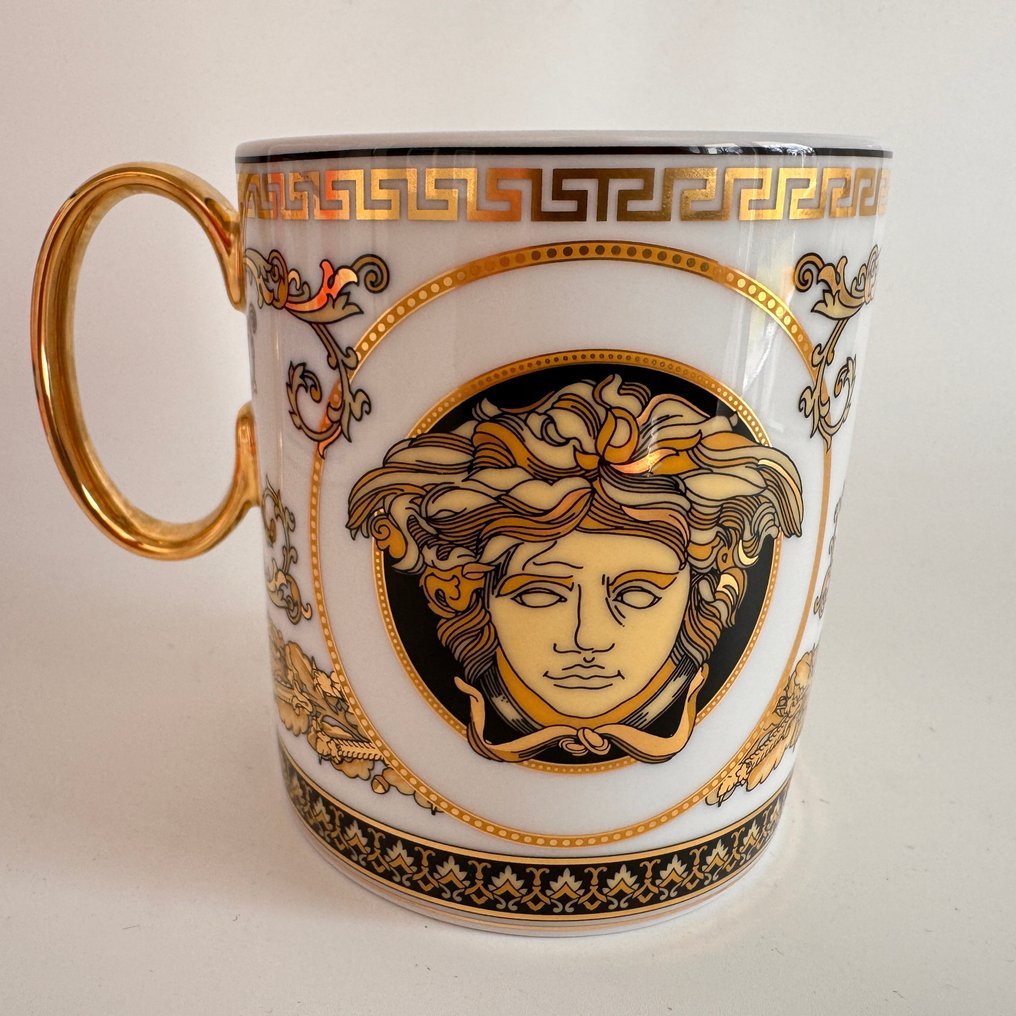 Rosenthal - Versace - Muki - Virtus Alphabet -muki kahvalla, kirjain P. - Posliini - Uusi alkuperäispakkauksessa. #2.1