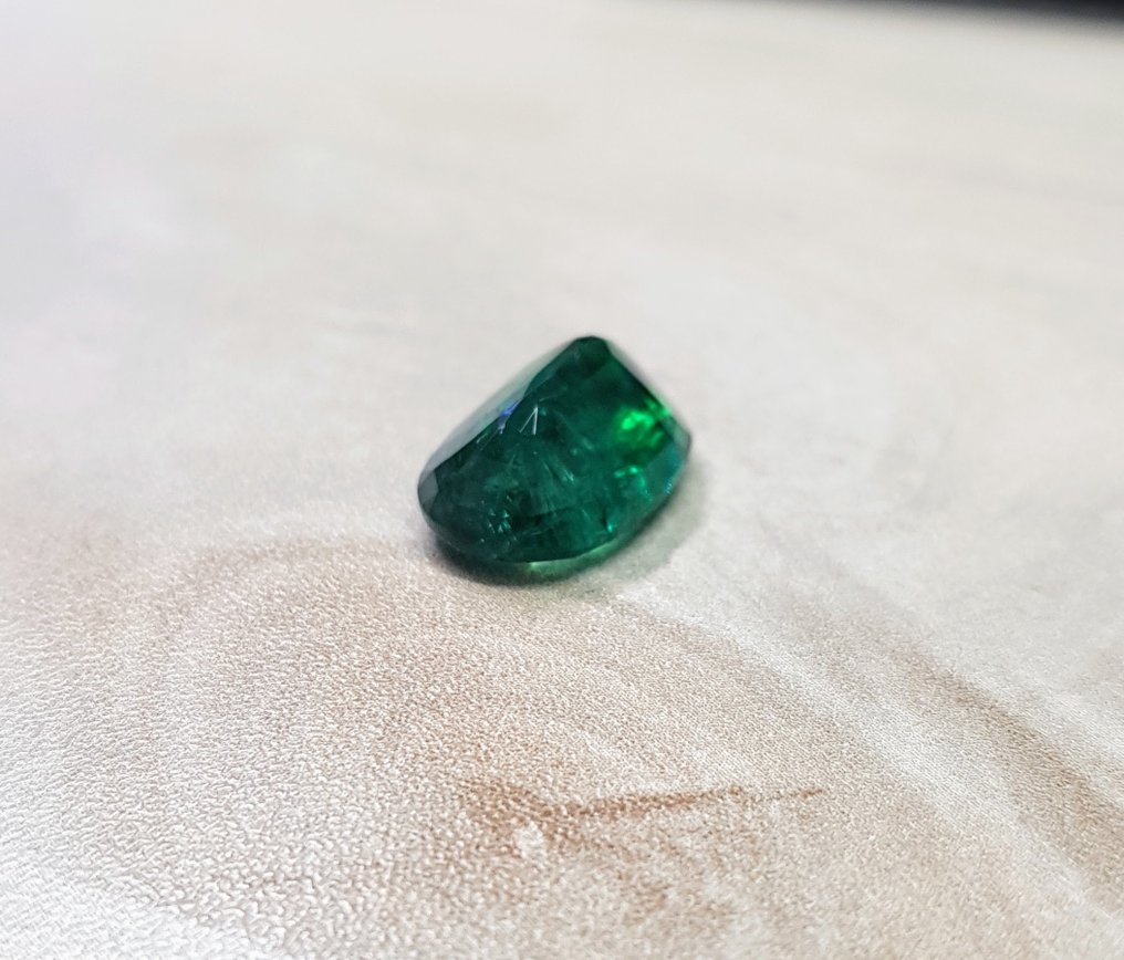 1 pcs  Verde Smeraldo  - 8.74 ct #3.1