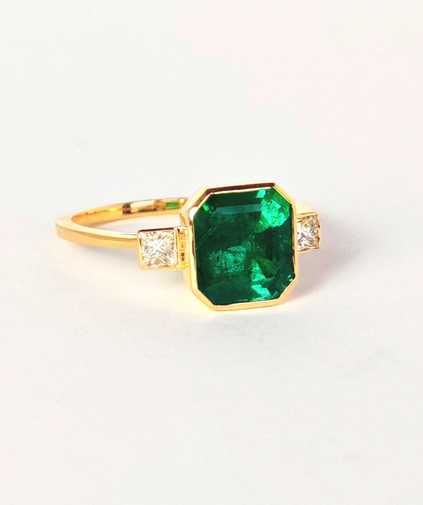 Ring - 18 kt Gelbgold -  3.80ct. tw. Smaragd - Diamant #2.1
