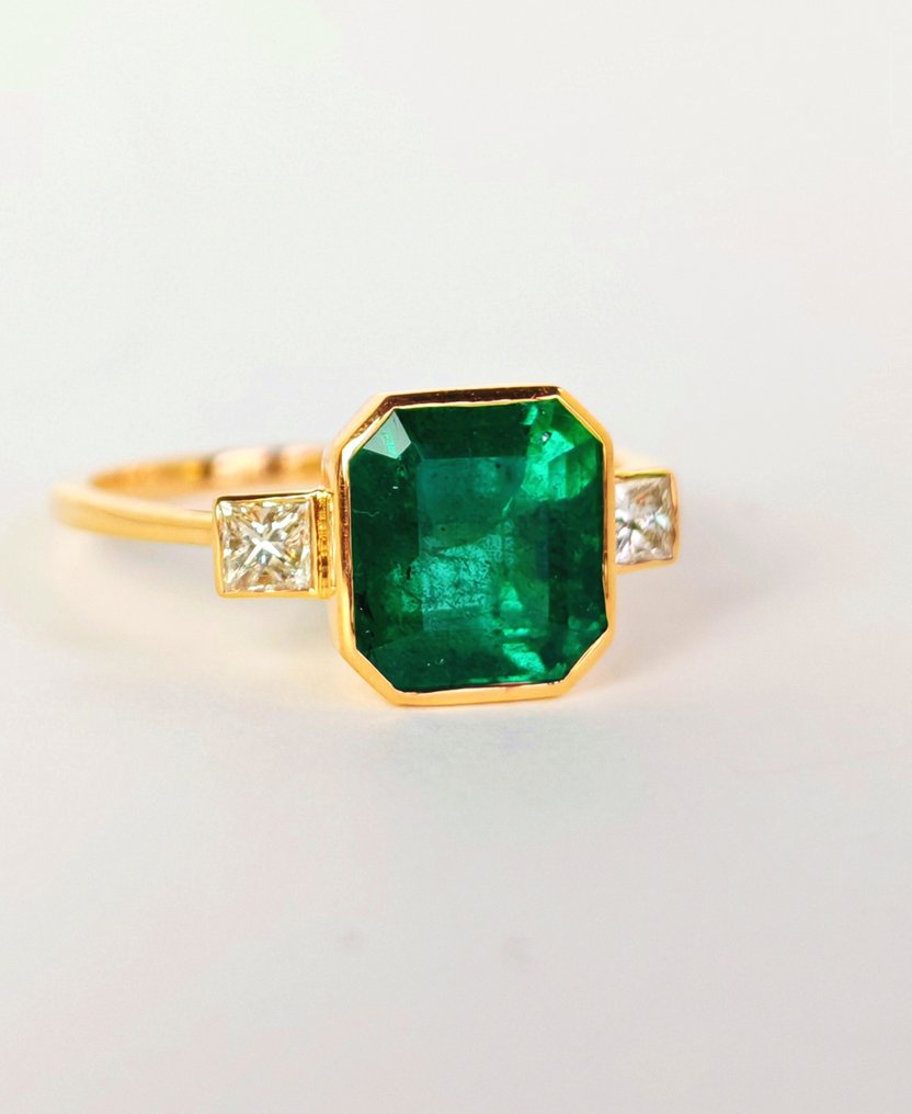 Ring - 18 karat Gull -  3.80ct. tw. Smaragd - Diamant #1.1