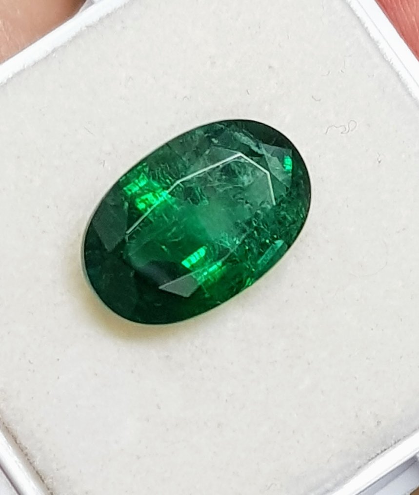 1 pcs  Grön Smaragd  - 8.74 ct #1.1