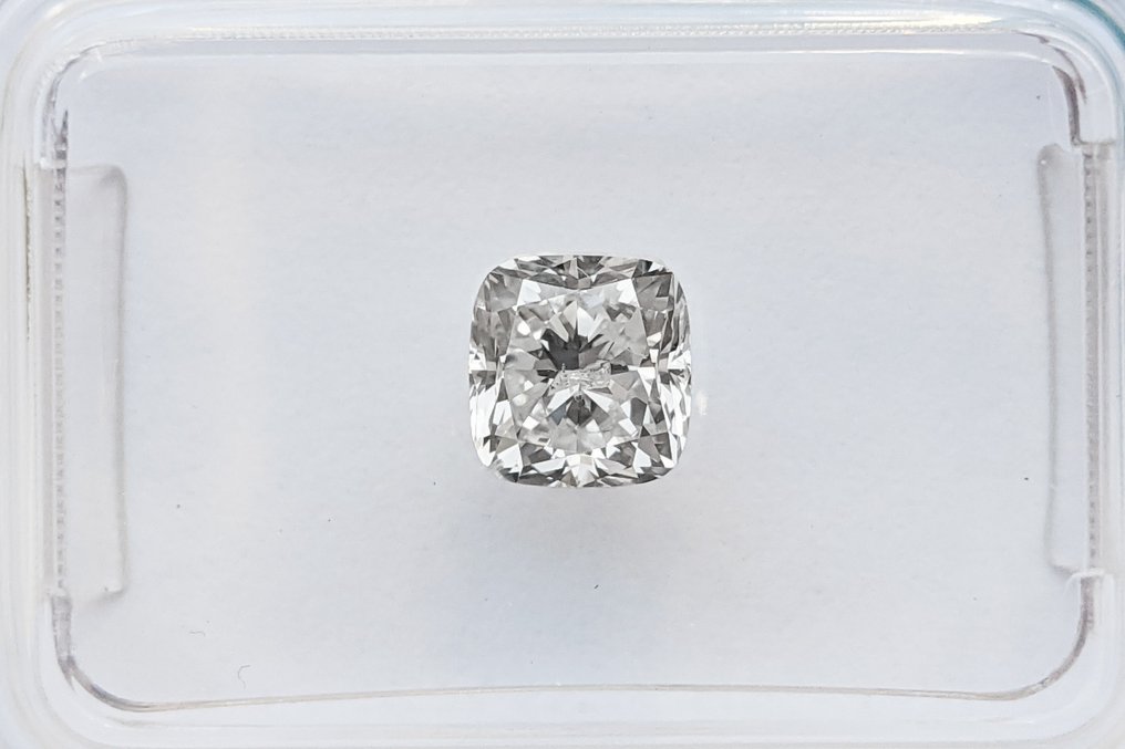鑽石 - 0.92 ct - 枕形 - E(近乎完全無色) - SI2 #1.1