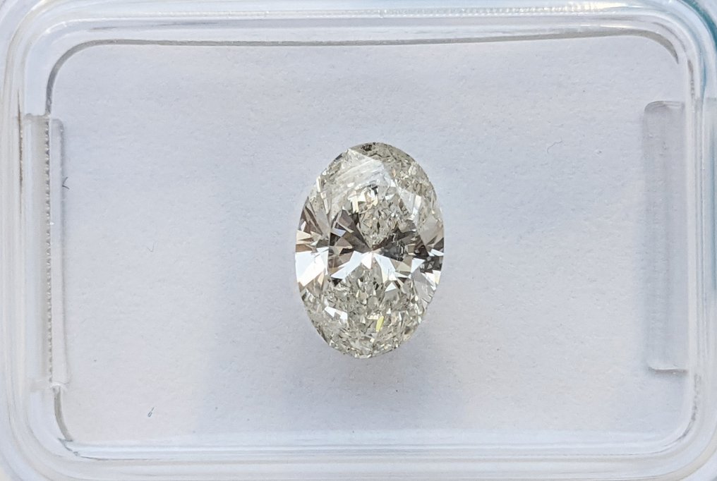 鑽石 - 1.01 ct - 橢圓形 - J(極微黃、從正面看是亮白色) - SI2 #1.1