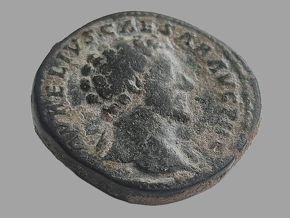 Empire romain. Marcus Aurelius. As Caesar, AD 139-161. Sestertius Rome, under Antoninus Pius, early AD 161 - Pietas #3.2