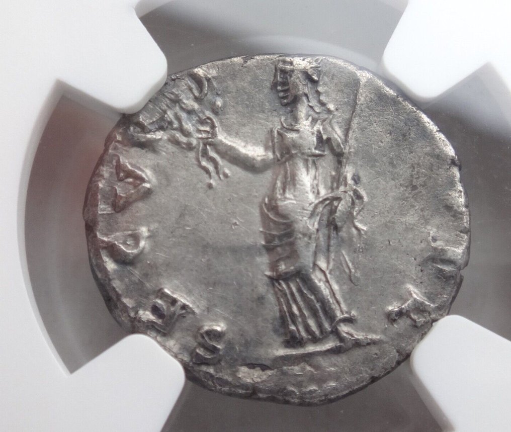 Impero romano. Otone (69 d.C.). Denarius Rome - NGC "Ch XF" Strike: 4/5 Surface: 2/5 #3.1