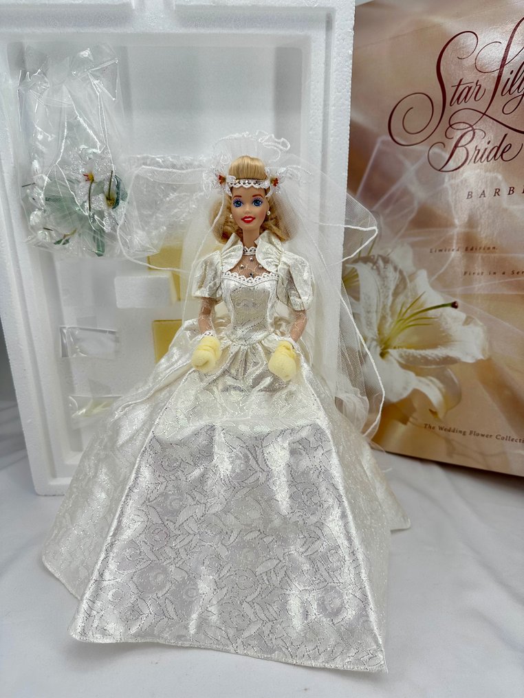 Mattel  - Barbie-nukke Star Lily Bride - Porcelain Barbie - 1994 - U.S. #1.2