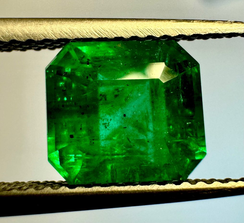 Verde Smeraldo  - 2.67 ct - Gemresearch Swiss Lab (GRS) #1.1