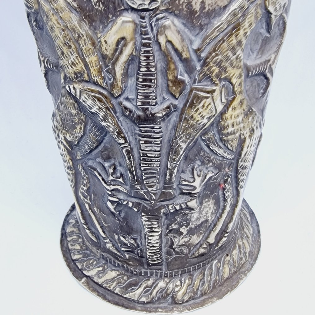 Sogdian, Silkeveiskultur Sølv Rituell kopp med ibex palmetre og blomster - 140 mm #2.1