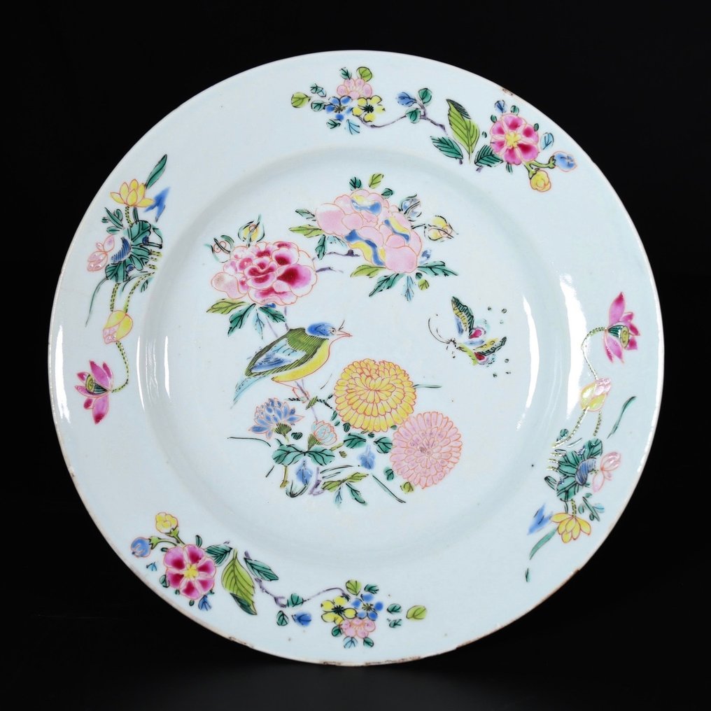 Bord - Assiette en porcelaine aux émaux de la Famille Rose à décor d'oiseaux et fleurs -  #1.1