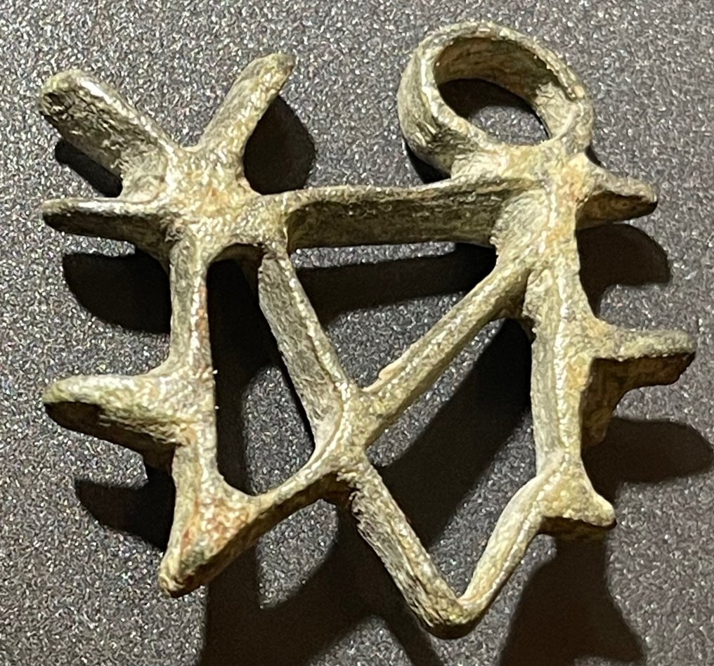 Βυζαντινή Μπρούντζος Σφραγίδα ψωμιού σε σχήμα μονόγραμμα (Συνδυασμός γραμμάτων που περιπλέκονται σε μια ενιαία σφραγίδα #2.1