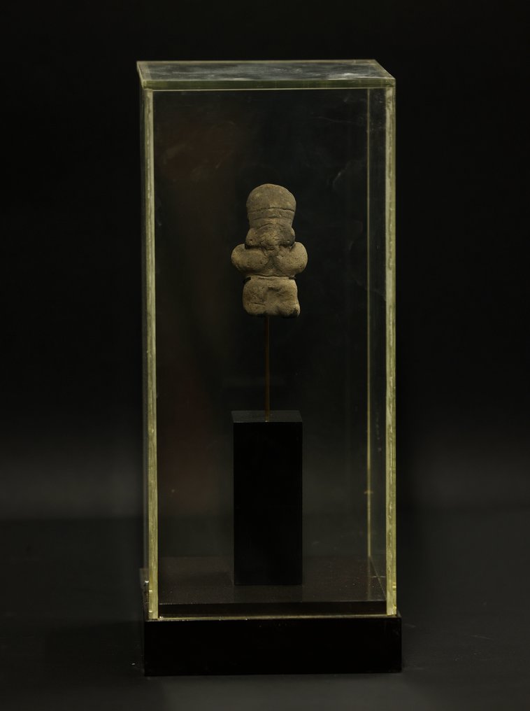 Präkolumbianisch Tumaco La Tolita-Skulptur. Spanische Exportlizenz. Ständer und Urne im Lieferumfang enthalten. - 8 cm #1.2