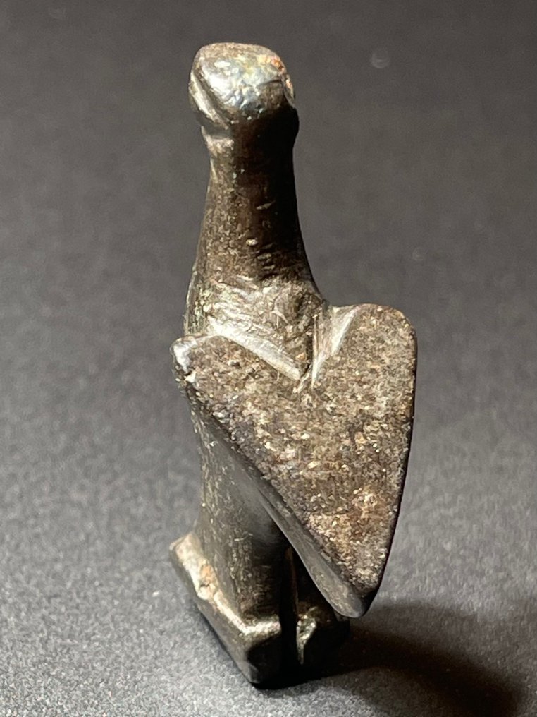 Epoca Romanilor Bronz Pom de cuțit în formă de figurină a vulturului legionar emblematic. Cu un export austriac #2.1