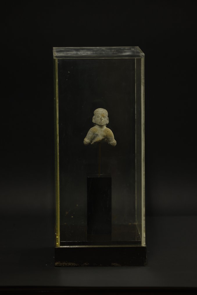前哥伦布时代 图马科·拉托利塔雕塑。西班牙出口许可证。包括支架和骨灰盒。 - 7 cm #2.1