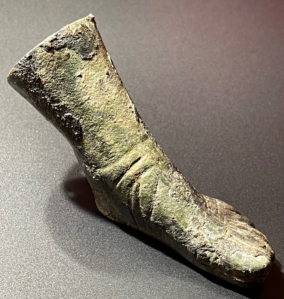 Romain antique Bronze Pied exclusif dans un style hyper-réaliste (véristique), portant une sandale romaine classique. Avec #3.1