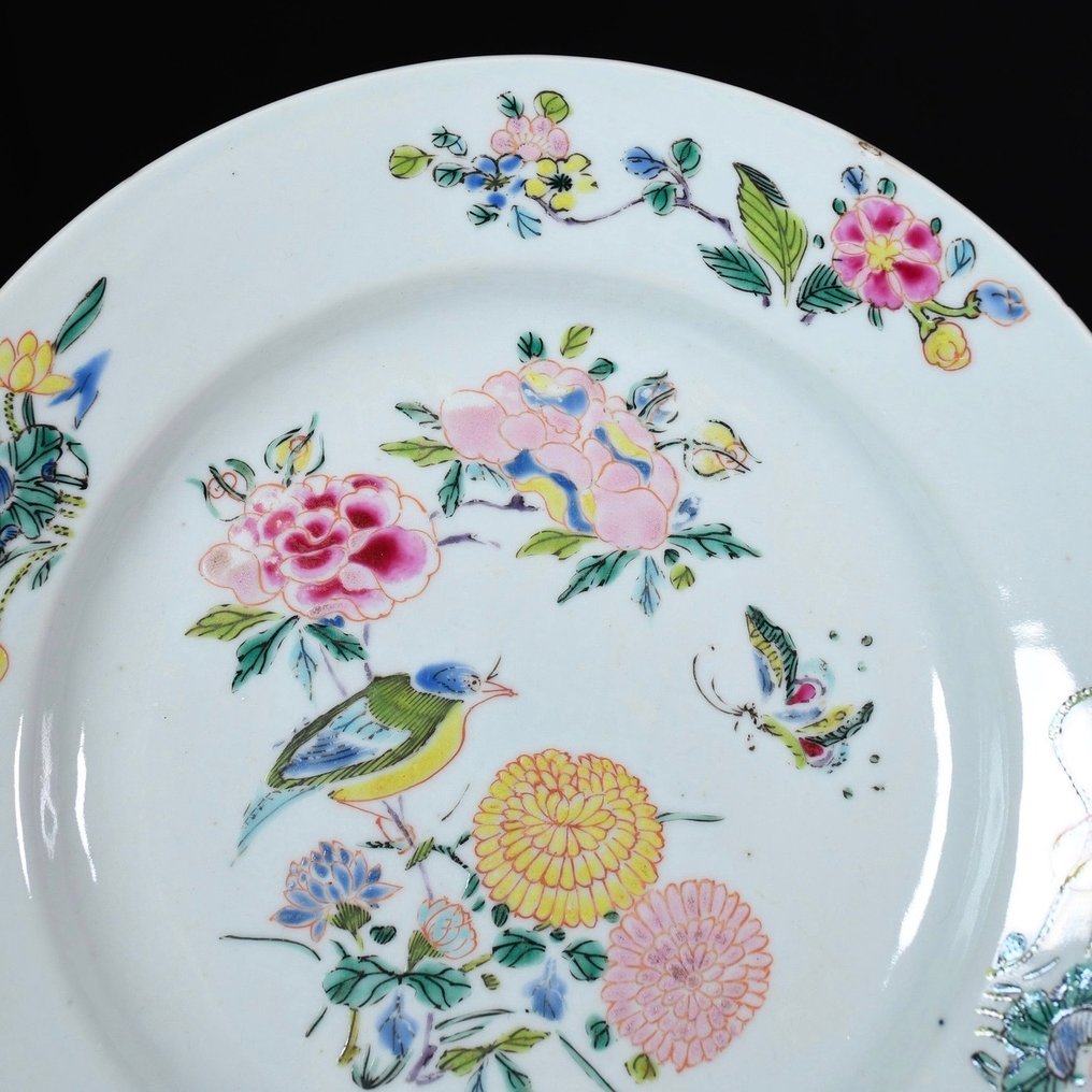 盤子 - Assiette en porcelaine aux émaux de la Famille Rose à décor d'oiseaux et fleurs -  #1.2