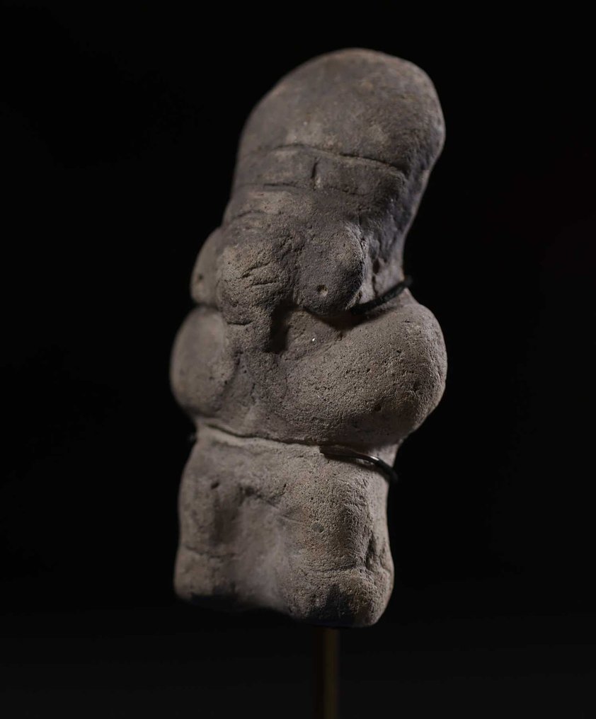 Präkolumbianisch Tumaco La Tolita-Skulptur. Spanische Exportlizenz. Ständer und Urne im Lieferumfang enthalten. - 8 cm #2.1
