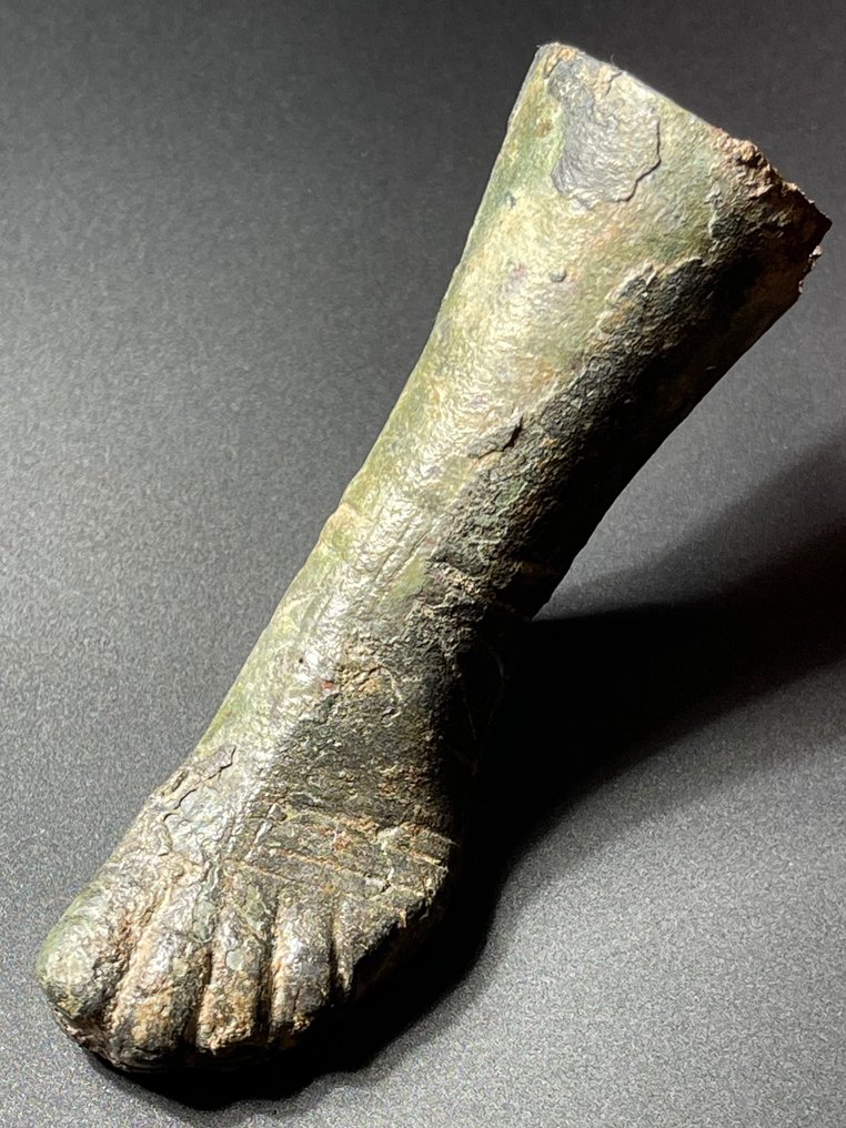 Romain antique Bronze Pied exclusif dans un style hyper-réaliste (véristique), portant une sandale romaine classique. Avec #1.2