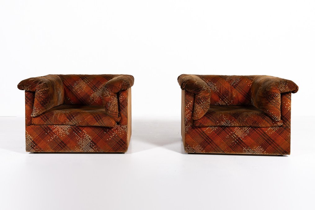 Adile S.P.A. - 扶手椅子 - 一对 1970 年代的天鹅绒织物软垫俱乐部休闲椅 #2.1