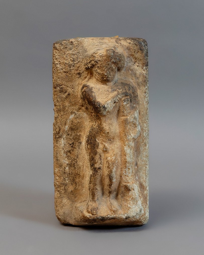Romersk antik Marmor Erotisk relief med en nøgen mand. 3. århundrede e.Kr. 18 cm H. #1.1