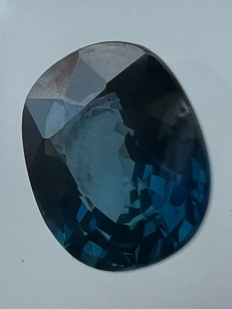 Azul, Verde Safira  - 0.86 ct - Antwerp Laboratory for Gemstone Testing (ALGT) - Azul profundo (esverdeado) #1.2