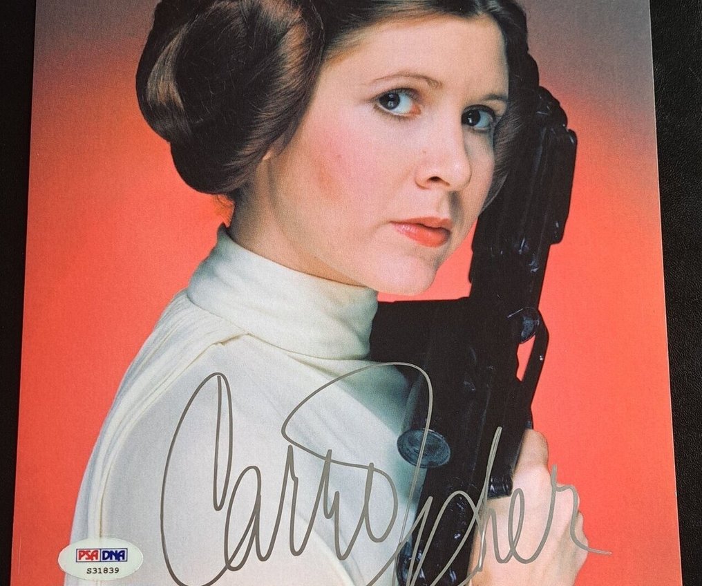 Star Wars Episode IV: A New Hope - Signed 8x10" Photo by Carrie Fisher (+) as Princess Leia - with PSA DNA Coa - Official Pix #2.2