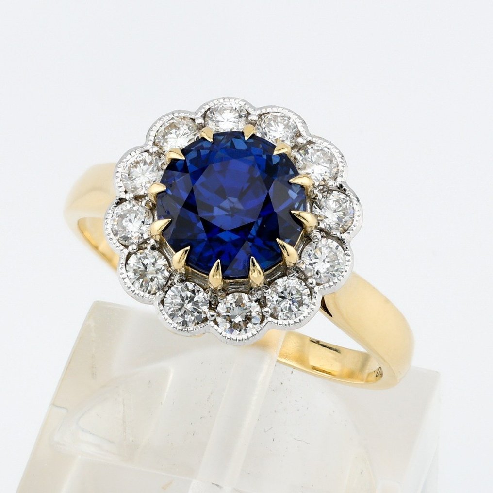 [GRS Certified] - (Royal Blue Sapphire) 2.50 Cts - (Diamond) 0.53 Cts (12) Pcs - 18 karaat Tweekleurig - Ring #1.2