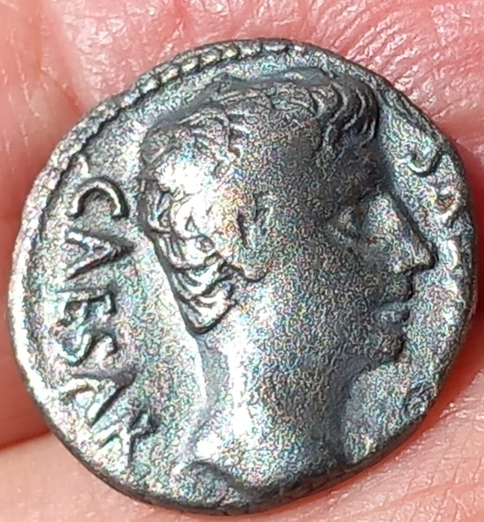罗马帝国. 奥古斯都 （公元前27 -公元 14）. Denarius Colonia Patricia (?) c. 19 a.C. - Aquila #1.1