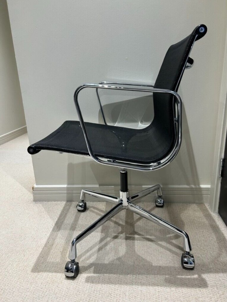 Vitra - Charles & Ray Eames - Fauteuil - Maille EA 108 - Métal, Engrener #2.1