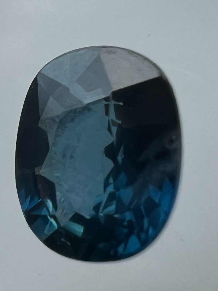 Azul, Verde Safira  - 0.86 ct - Antwerp Laboratory for Gemstone Testing (ALGT) - Azul profundo (esverdeado) #2.1