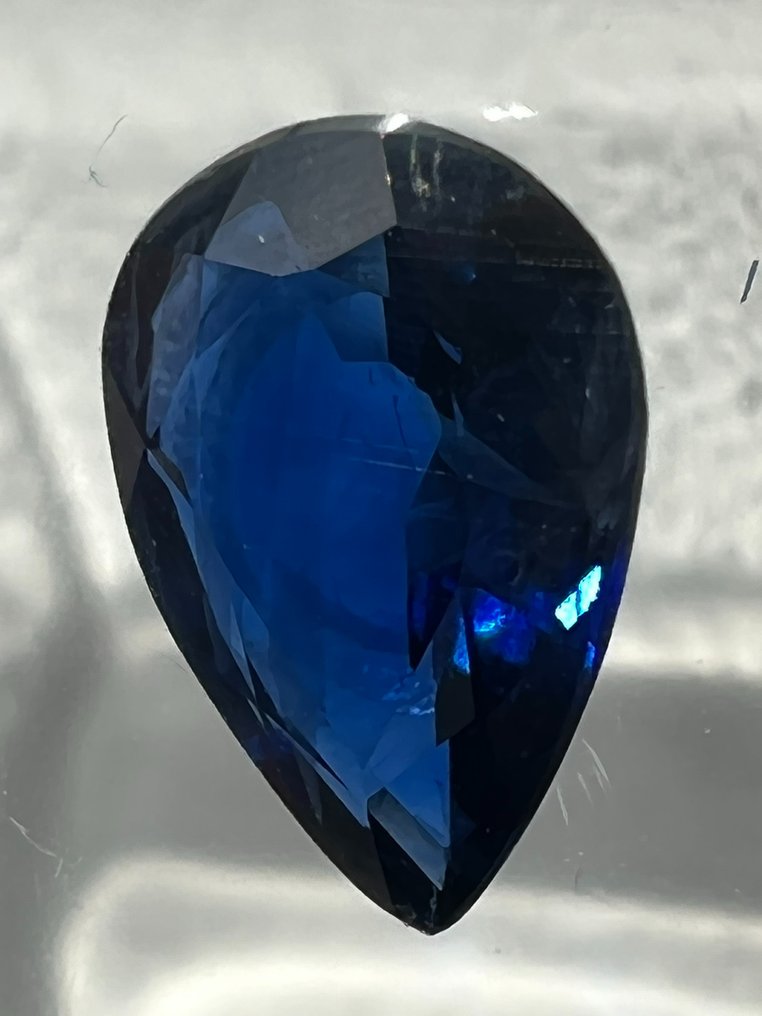 Azul Safira  - 0.50 ct - Antwerp Laboratory for Gemstone Testing (ALGT) - Azul Profundo/Escuro #1.1