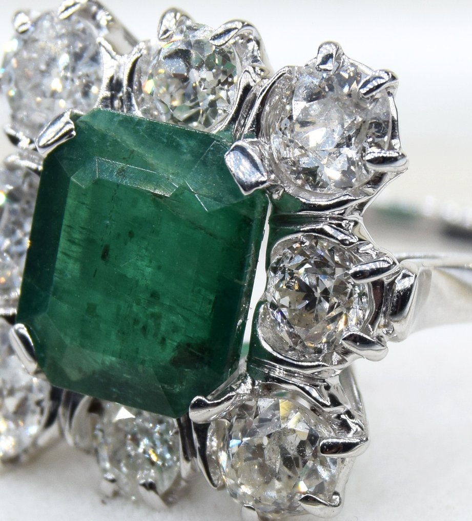 Ring White gold Emerald #2.1