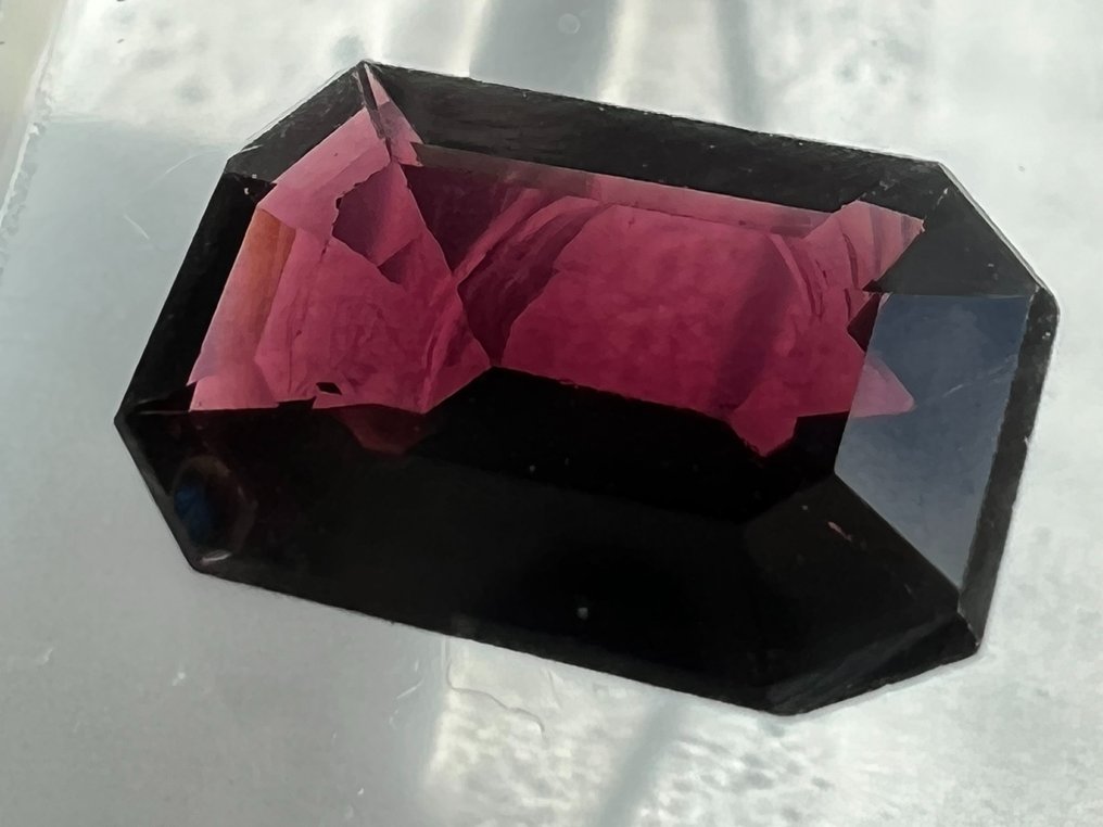 紅色, 紫色 尖晶石  - 1.82 ct - Antwerp Laboratory for Gemstone Testing (ALGT) - 深紅紫色 #3.3