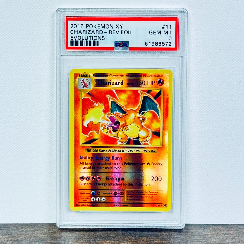 Pokémon Charizard Reverse Holo Evolutions 11/108 Graded card