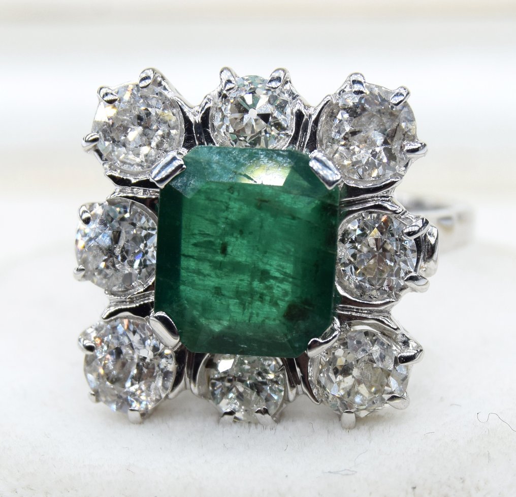 Ring White gold Emerald #1.2