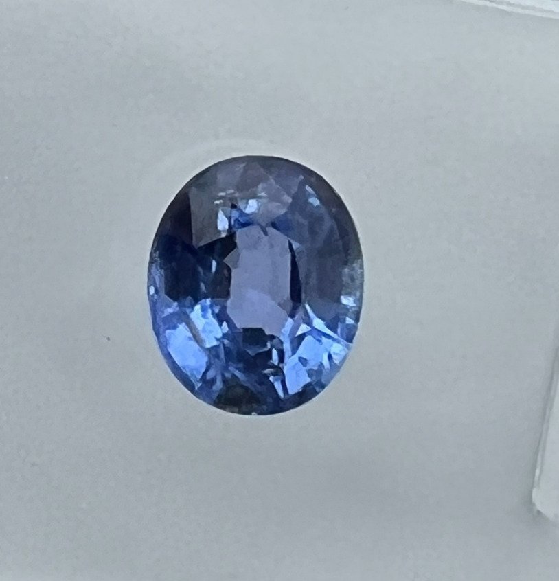 蓝色 蓝宝石  - 0.84 ct - 安特卫普宝石检测实验室（ALGT） - 蓝色（紫罗兰色） #1.1