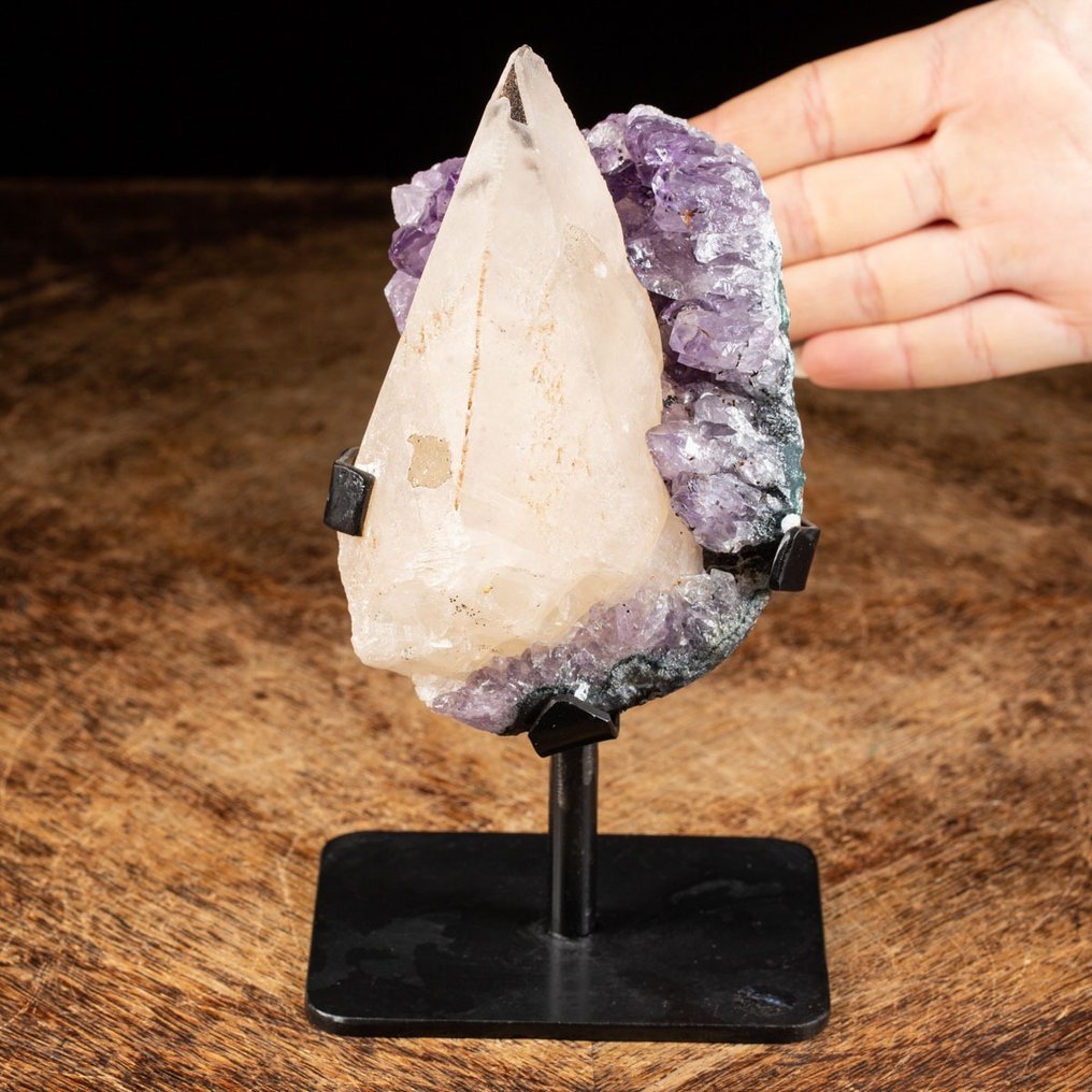 Niezwykłe geminowanie kalcytu na Amethyst Geode - Wysokość: 178 mm - Szerokość: 96 mm- 1239 g #1.1