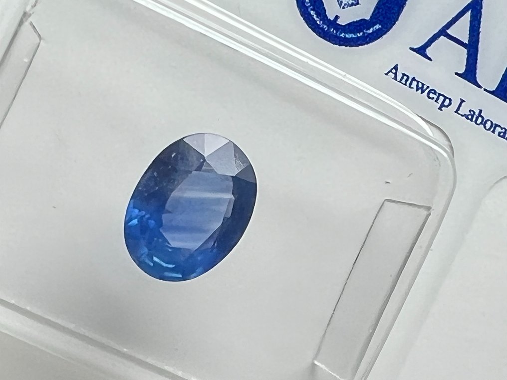 Azul Safira  - 1.04 ct - Antwerp Laboratory for Gemstone Testing (ALGT) - Azul intenso #1.1