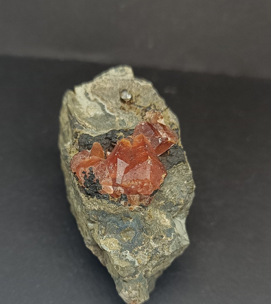 Rhodochrosit Kristalle auf Muttergestein - Höhe: 50 mm - Breite: 70 mm- 192 g #1.2