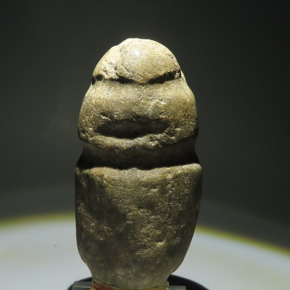 Mezcala kultur Terrakotta Mezcala kriger type M2, 400 - 100 f.Kr., 14,5 cm Højde med stativ. Spansk importlicens. #1.2