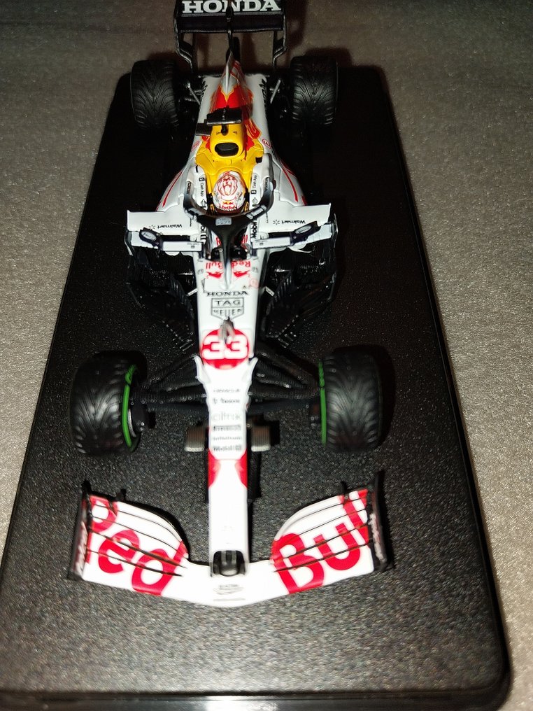 Minichamps 1:12 - Modellino di auto da corsa - Red Bull Max Verstappen - Livrea speciale GP Turchia Arigato #2.1