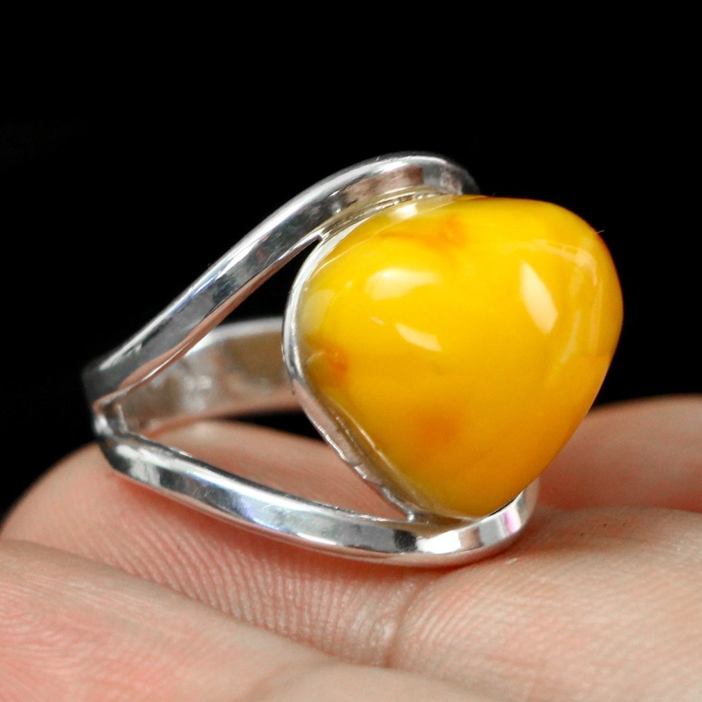 鑲有黃色琥珀寶石的戒指 - 高度: 31 mm - 闊度: 21 mm- 7 g #1.2