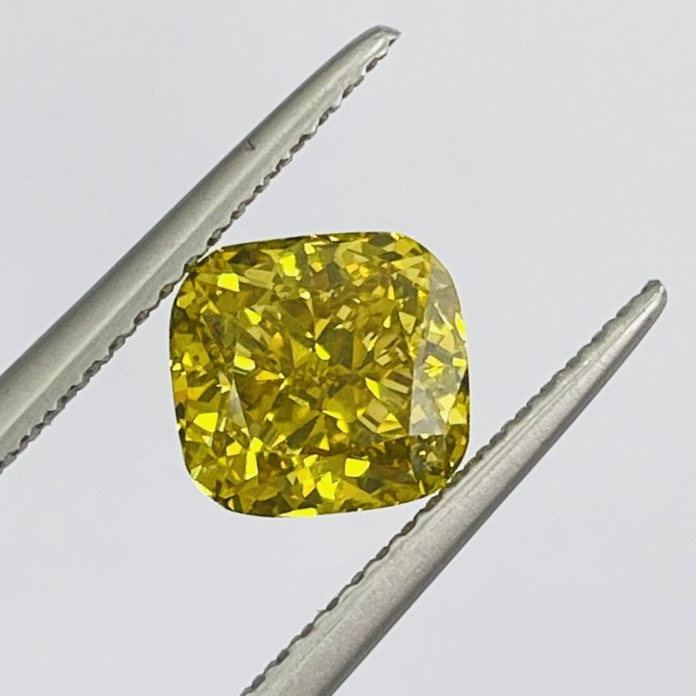 1 pcs 钻石 - 2.01 ct - 枕形 - Color Enhanced - 深彩黄带褐 - VVS2 极轻微内含二级, GIA #2.1