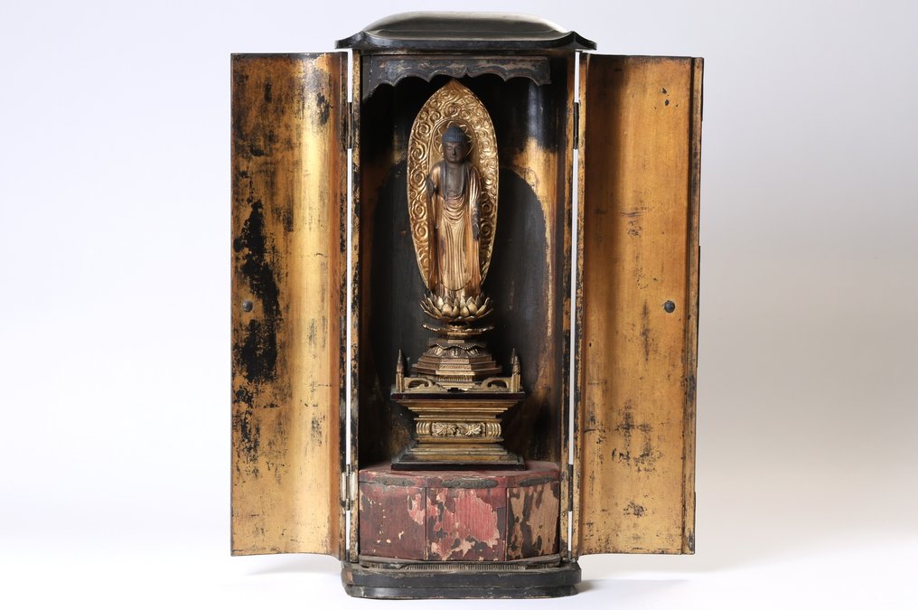 Amida Buddha 阿弥陀如来 Statue with Zushi Altar Cabinet - 雕刻 木 - 日本 - 明治時期（1868-1912） #1.1
