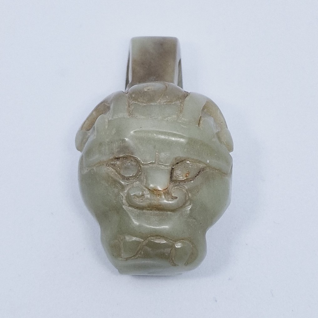 Asia Occidental Jade Hebilla de cinturón con cabeza de deidad mitad humana mitad animal - 56 mm #1.2