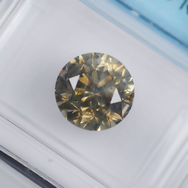 钻石 - 2.45 ct - 圆形 - 淡彩褐带黄 - I1 内含一级 #1.1