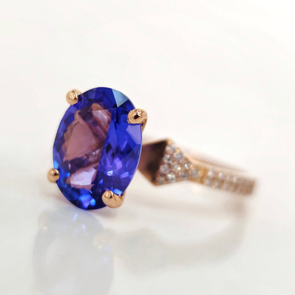 4.60 ct Blue Tanzanite & 0.25 ct N.Fancy Pink Diamond Ring - 3.21 gr - Sormus - 14 kt. Ruusukulta Tansaniitti #1.2